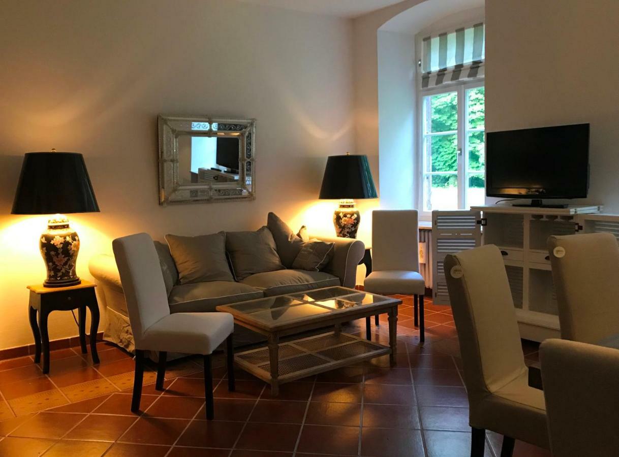 Elegantes Gaesteapartment Verano In Schloss Und Hofgut Langenzell Wiesenbach Exteriér fotografie